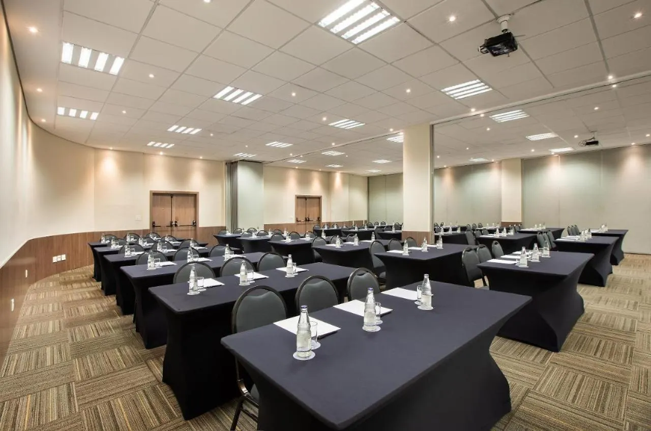 Apart-Hotel Ibirapuera - Dentro De Hotel 4 Estrelas 圣保罗 0*,  巴西